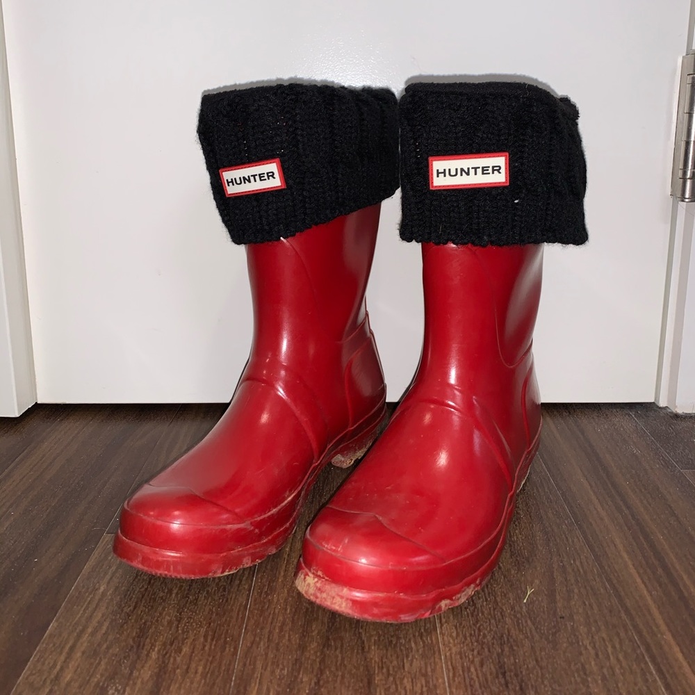 Women’s Hunter boots with black boot socks